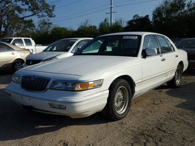 2MELM75W5VX708632 - 1997 MERCURY GRAND MARQ WHITE photo 2