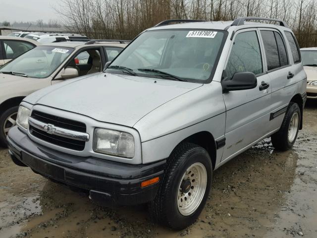 2CNBJ13C3X6929713 - 1999 CHEVROLET TRACKER SILVER photo 2