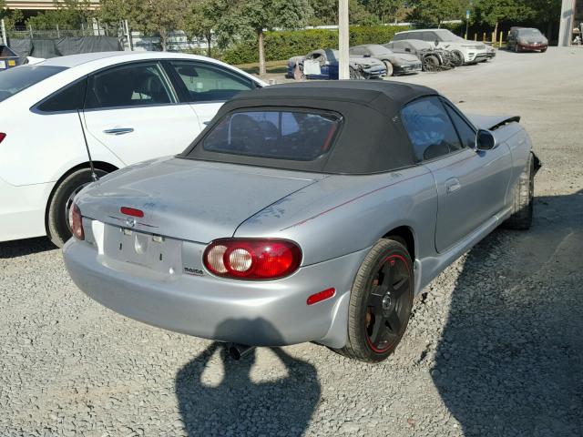 JM1NB353720232439 - 2002 MAZDA MX-5 MIATA SILVER photo 4