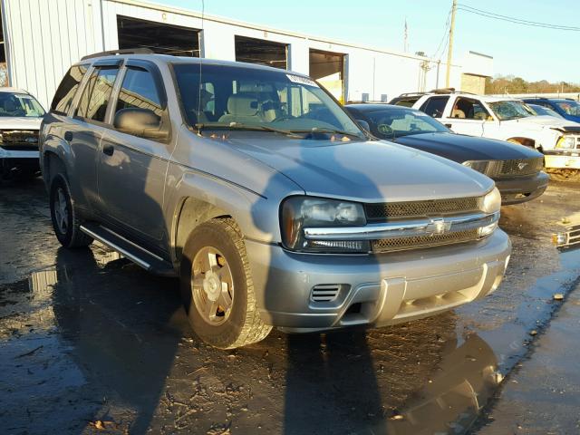 1GNDS13S242233054 - 2004 CHEVROLET TRAILBLAZE GRAY photo 1