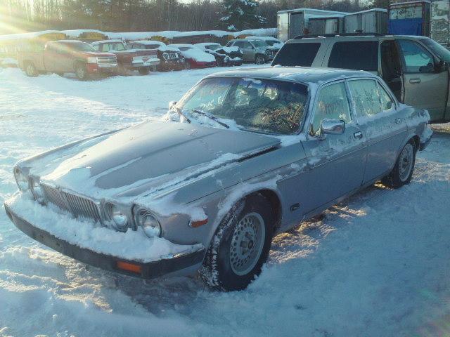 SAJAV1243CC336354 - 1982 JAGUAR XJ6 SILVER photo 2