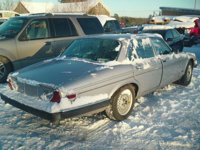 SAJAV1243CC336354 - 1982 JAGUAR XJ6 SILVER photo 4