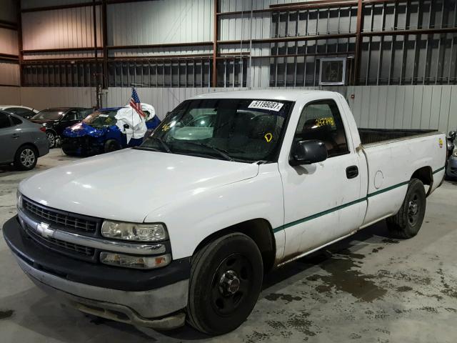 1GCEC14V3YE330917 - 2000 CHEVROLET SILVERADO WHITE photo 2