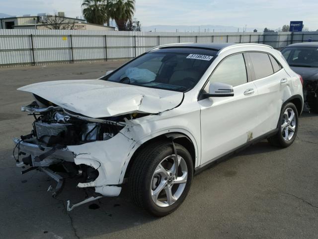 WDCTG4GB5JJ403100 - 2018 MERCEDES-BENZ GLA 250 4M WHITE photo 2