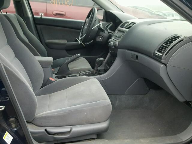 1HGCM56336A052453 - 2006 HONDA ACCORD SE BLUE photo 5