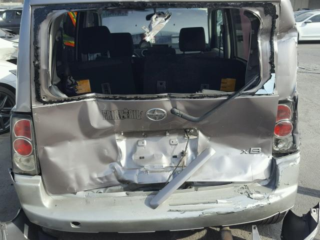 JTLKT324164064748 - 2006 TOYOTA SCION XB SILVER photo 10