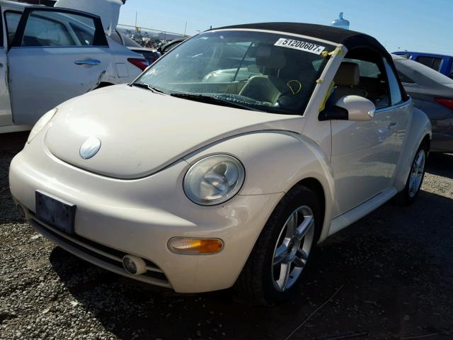 3VWCD31Y95M318210 - 2005 VOLKSWAGEN NEW BEETLE WHITE photo 2