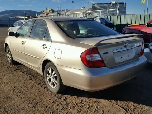 JTDBF30K720044672 - 2002 TOYOTA CAMRY LE 金色 照片 3