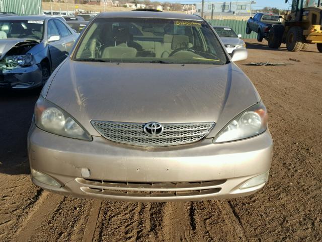 JTDBF30K720044672 - 2002 TOYOTA CAMRY LE 金色 照片 9