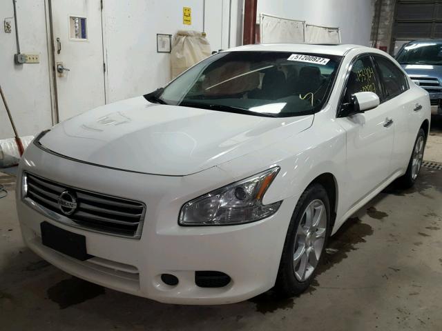 1N4AA5AP5CC805768 - 2012 NISSAN MAXIMA S Biały zdjęcie 2