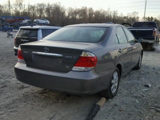 4T1BF30K95U593251 - 2005 TOYOTA CAMRY LE ნაცრისფერი ფოტო 4