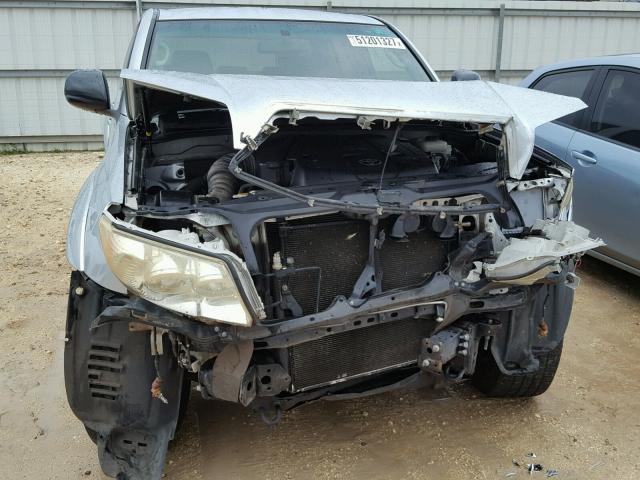 JTEBU14R570121026 - 2007 TOYOTA 4RUNNER SR SILVER photo 9