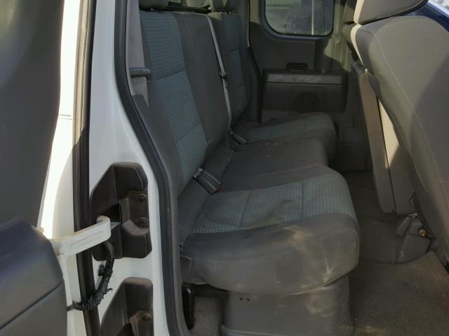 1N6BA06A55N547858 - 2005 NISSAN TITAN XE WHITE photo 6