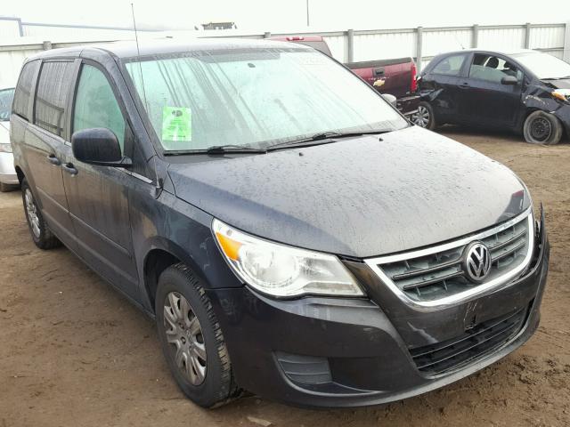 2C4RVAAG2CR156724 - 2012 VOLKSWAGEN ROUTAN S GRAY photo 1