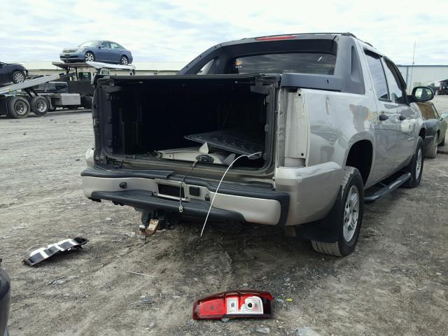 3GNFK12387G115458 - 2007 CHEVROLET AVALANCHE SILVER photo 4