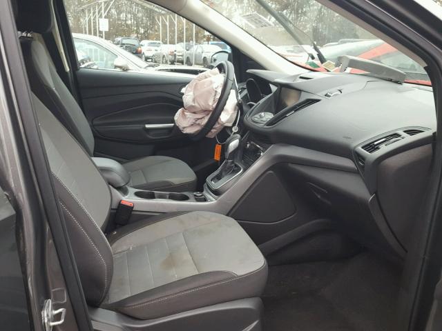 1FMCU0GX4EUA85926 - 2014 FORD ESCAPE SE GRAY photo 5