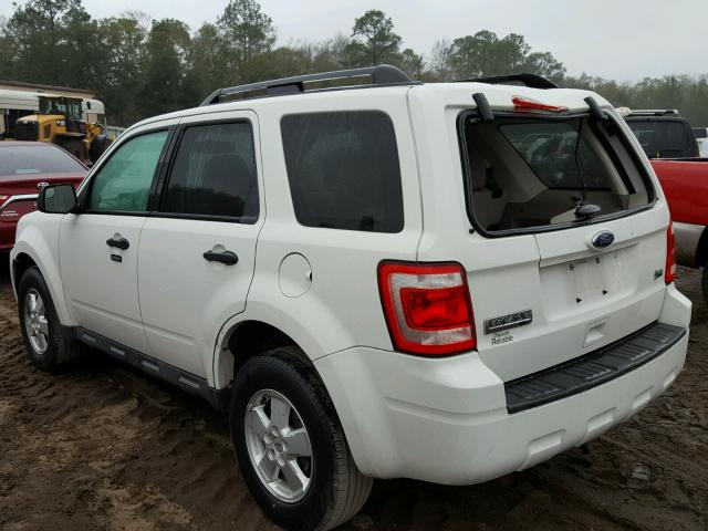 1FMCU0DG3BKA98694 - 2011 FORD ESCAPE XLT WHITE photo 3