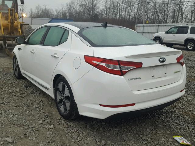 KNAGM4AD1D5056594 - 2013 KIA OPTIMA HYB WHITE photo 3