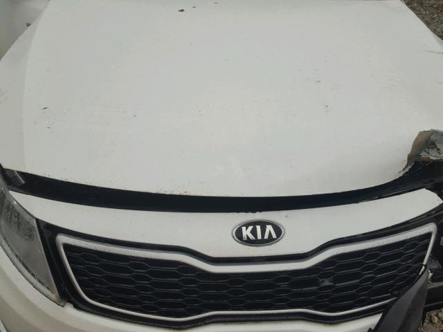 KNAGM4AD1D5056594 - 2013 KIA OPTIMA HYB WHITE photo 7