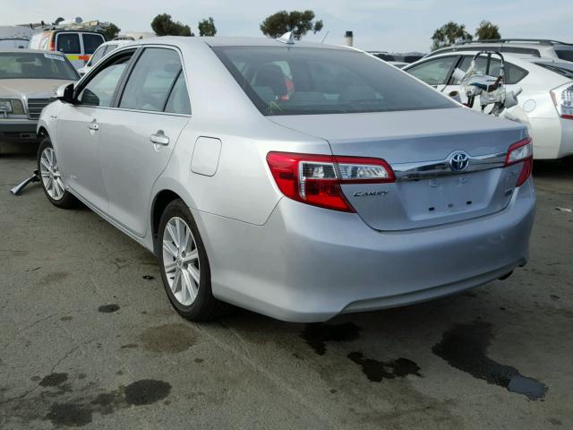 4T1BD1FK8DU075583 - 2013 TOYOTA CAMRY HYBR SILVER photo 3