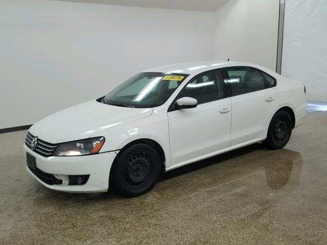 1VWAP7A36EC009161 - 2014 VOLKSWAGEN PASSAT S WHITE photo 2