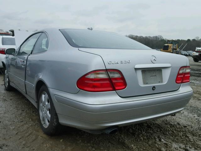 WDBLJ65G2YF141386 - 2000 MERCEDES-BENZ CLK 320 SILVER photo 3