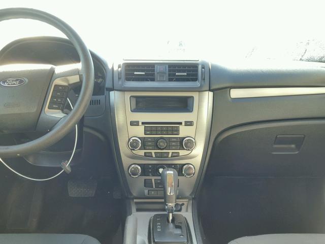 3FAHP0HGXAR285572 - 2010 FORD FUSION SE GRAY photo 9