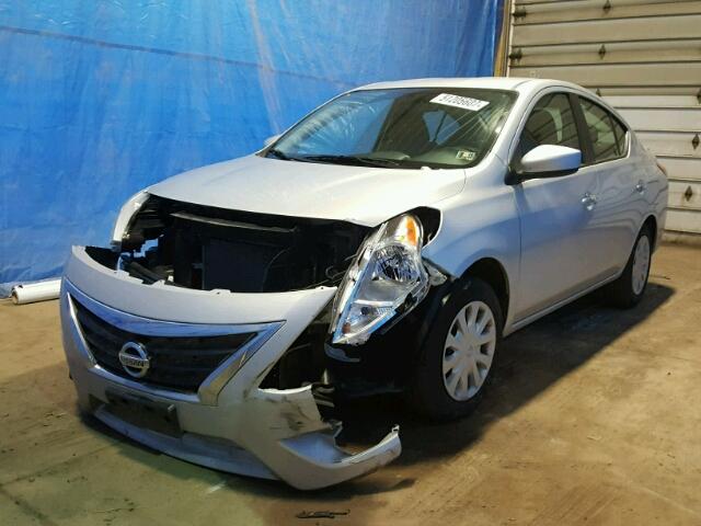 3N1CN7AP3HK458674 - 2017 NISSAN VERSA S SILVER photo 2