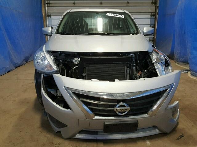 3N1CN7AP3HK458674 - 2017 NISSAN VERSA S SILVER photo 9