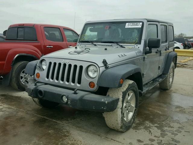 1C4BJWDG6DL654151 - 2013 JEEP WRANGLER U GRAY photo 2