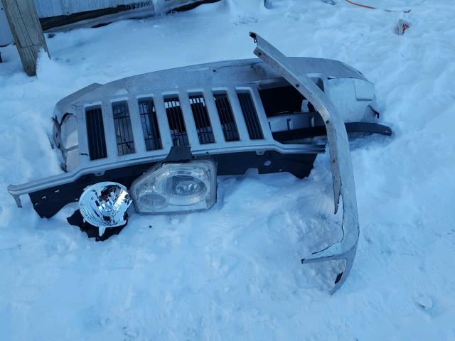 1J4PN2GK8BW505300 - 2011 JEEP LIBERTY SP SILVER photo 9