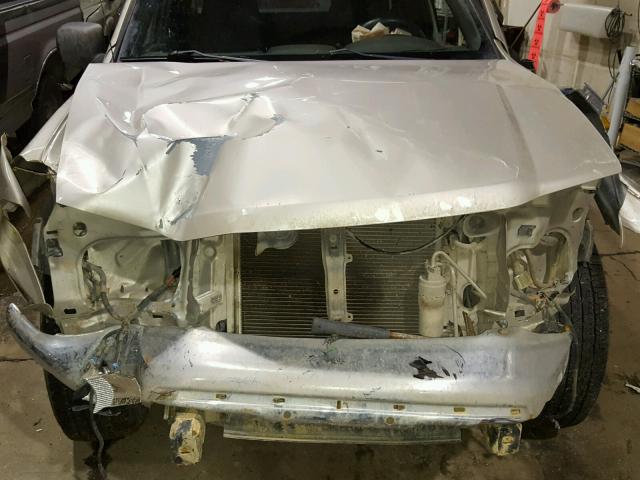 1GTDT196558157358 - 2005 GMC CANYON SILVER photo 7