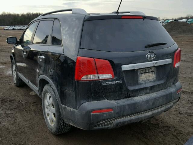 5XYKT3A13BG100681 - 2011 KIA SORENTO BA BLACK photo 3