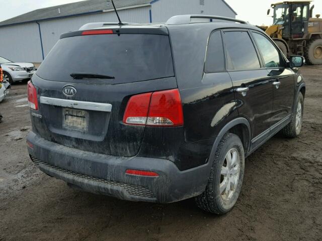 5XYKT3A13BG100681 - 2011 KIA SORENTO BA BLACK photo 4