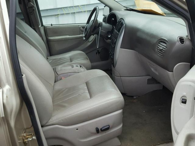 2A8GP54L16R866342 - 2006 CHRYSLER TOWN & COU BEIGE photo 5