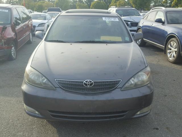 4T1BF32K02U520634 - 2002 TOYOTA CAMRY LE GRAY photo 9