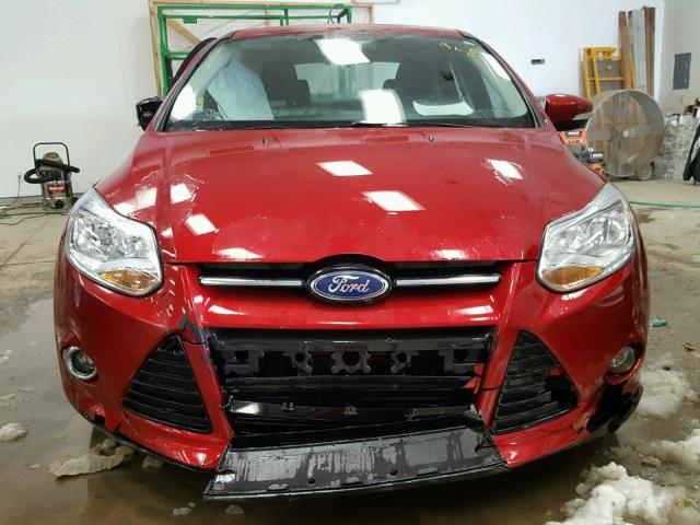 1FAHP3H26CL266167 - 2012 FORD FOCUS SEL RED photo 9