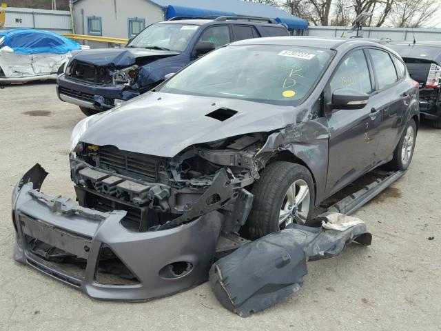 1FADP3K29EL197176 - 2014 FORD FOCUS SE GRAY photo 2