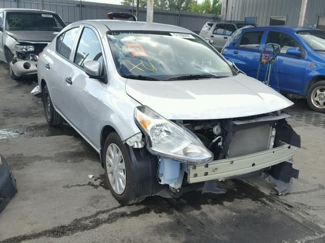 3N1CN7AP7GL914555 - 2016 NISSAN VERSA S SILVER photo 1