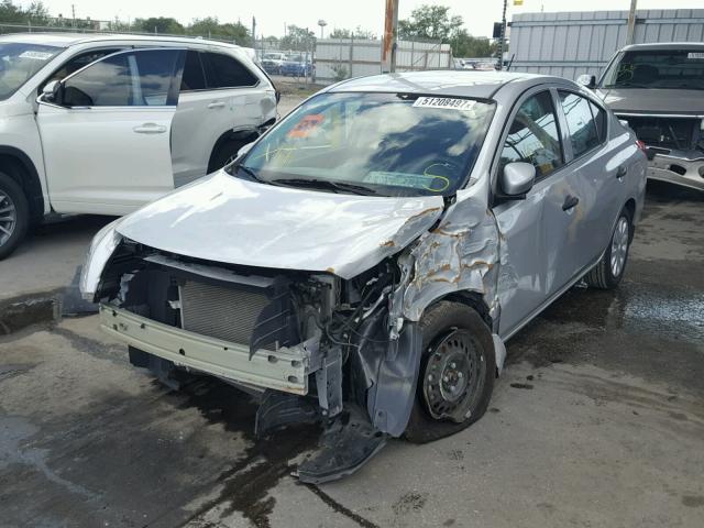 3N1CN7AP7GL914555 - 2016 NISSAN VERSA S SILVER photo 2