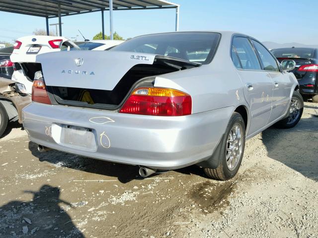 19UUA5653XA047088 - 1999 ACURA 3.2TL SILVER photo 4