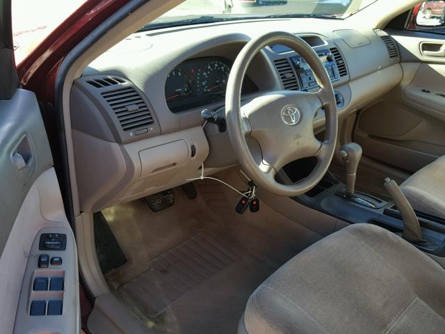 JTDBE30K240261617 - 2004 TOYOTA CAMRY LE ბურგუნდია ფოტო 9