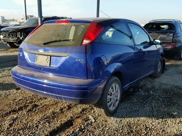 3FAFP31N95R115520 - 2005 FORD FOCUS ZX3 BLUE photo 4