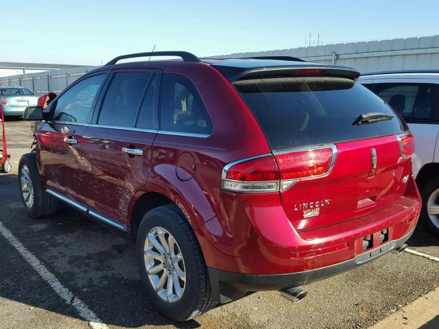 2LMDJ6JK2DBL43995 - 2013 LINCOLN MKX RED photo 3