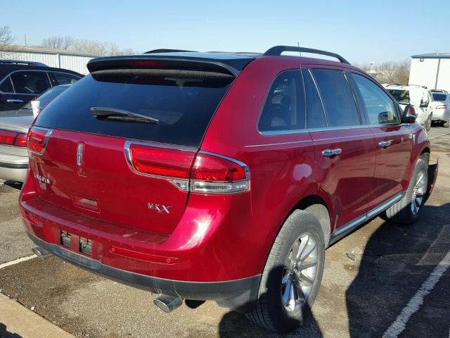 2LMDJ6JK2DBL43995 - 2013 LINCOLN MKX RED photo 4