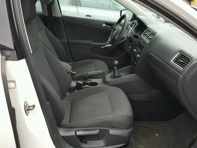 3VW1K7AJ1CM339864 - 2012 VOLKSWAGEN JETTA BASE WHITE photo 5