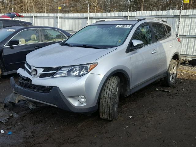 2T3WFREV3FW140792 - 2015 TOYOTA RAV4 XLE SILVER photo 2