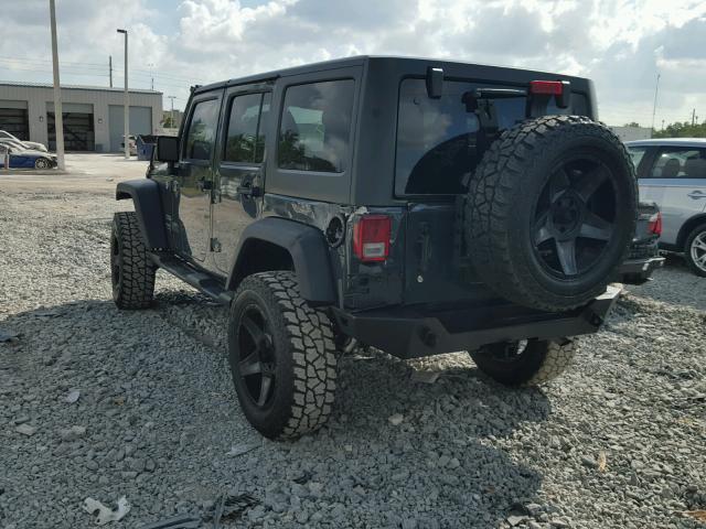 1C4BJWDG2HL512577 - 2017 JEEP WRANGLER U GRAY photo 3