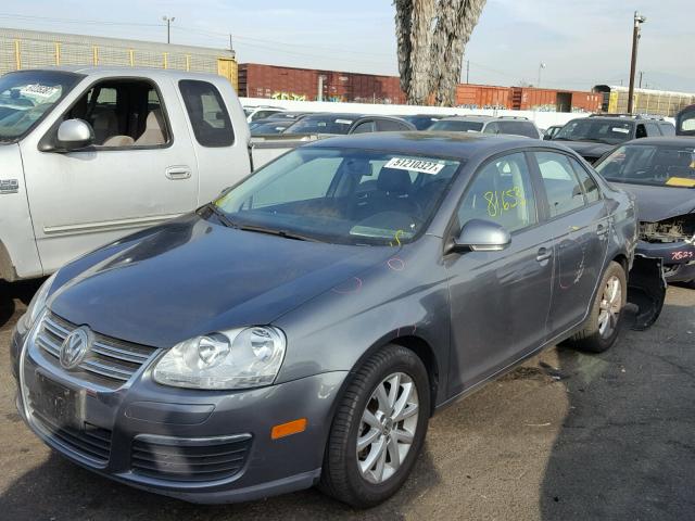 3VWRZ7AJ4AM105259 - 2010 VOLKSWAGEN JETTA SE GRAY photo 2