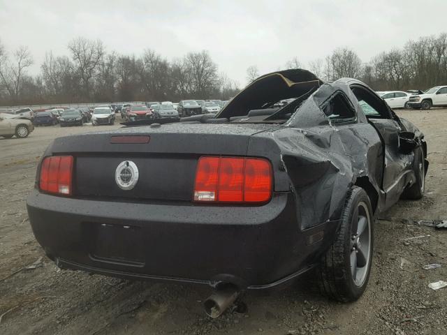 1ZVHT82H385205867 - 2008 FORD MUSTANG GT BLACK photo 4